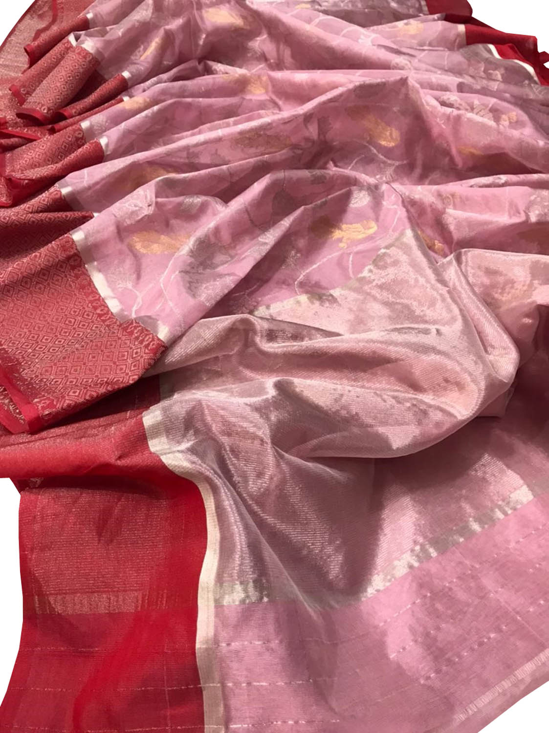Elegant Pink Chanderi Handloom Silk Saree: A Timeless Classic - Luxurion World
