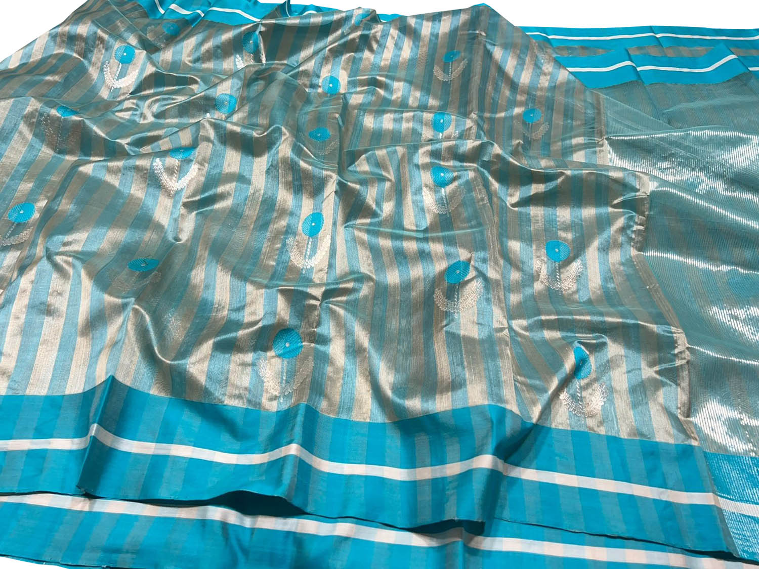 Blue Chanderi Handloom Silk Saree - Elegant and Pure - Luxurion World