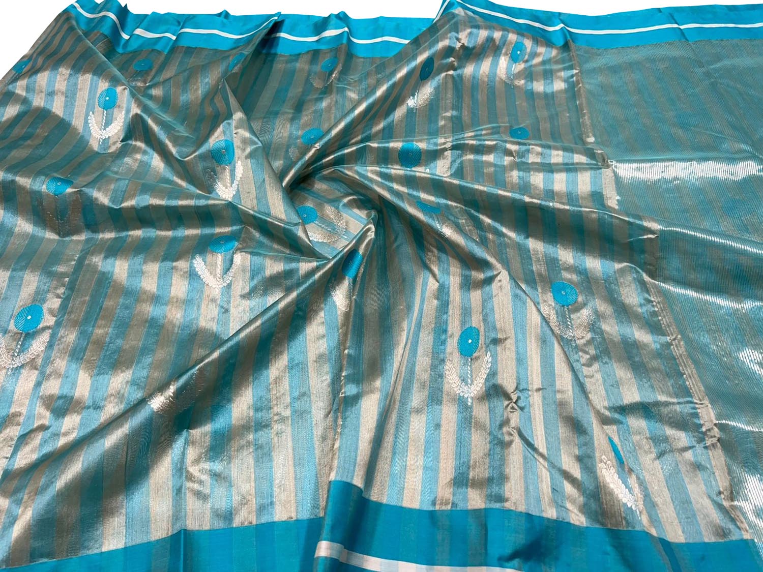 Blue Chanderi Handloom Silk Saree - Elegant and Pure - Luxurion World