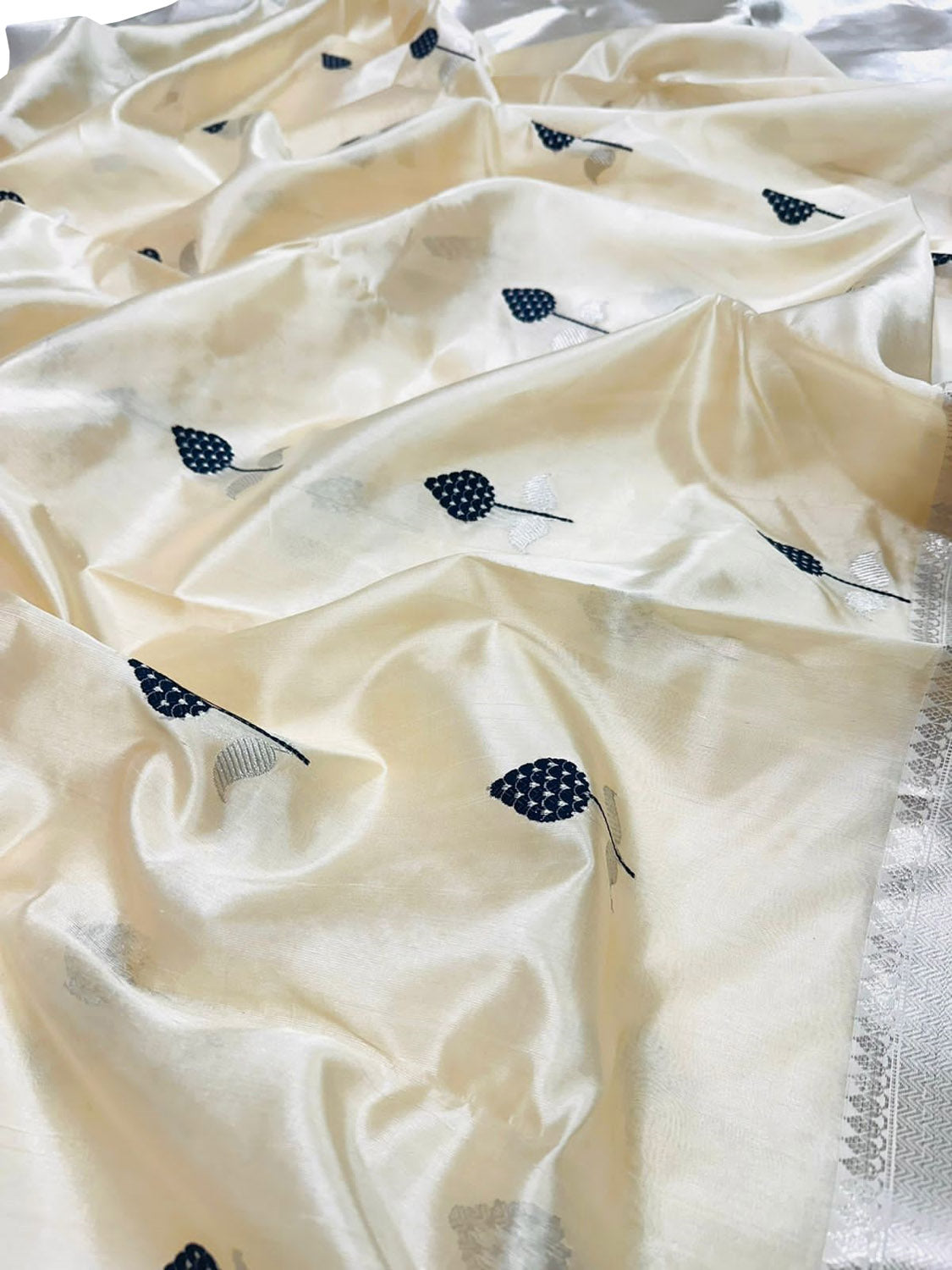 Pastel Chanderi Silk Saree: Handloom Elegance - Luxurion World