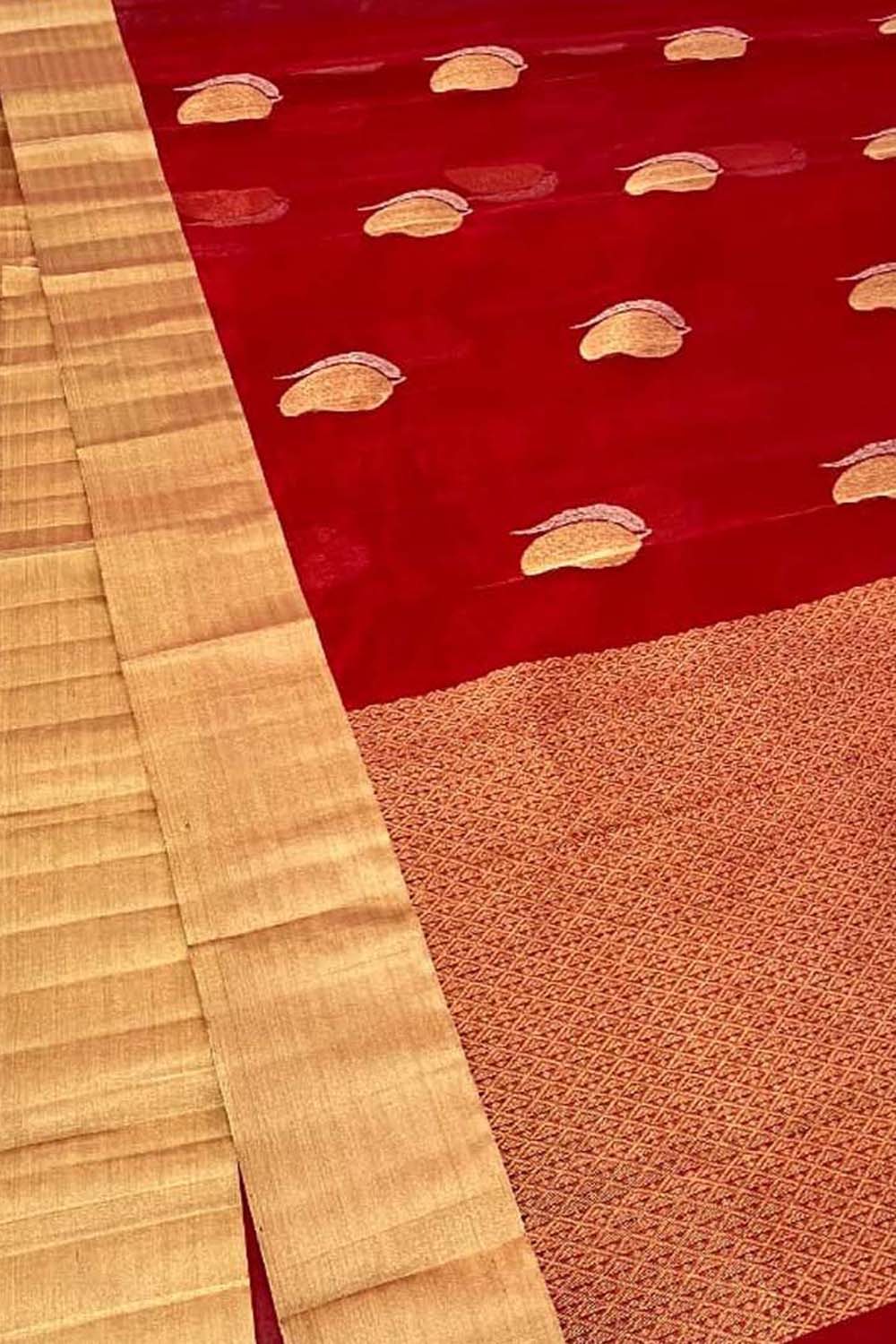 Exquisite Red Chanderi Handloom Silk Saree - Luxurion World