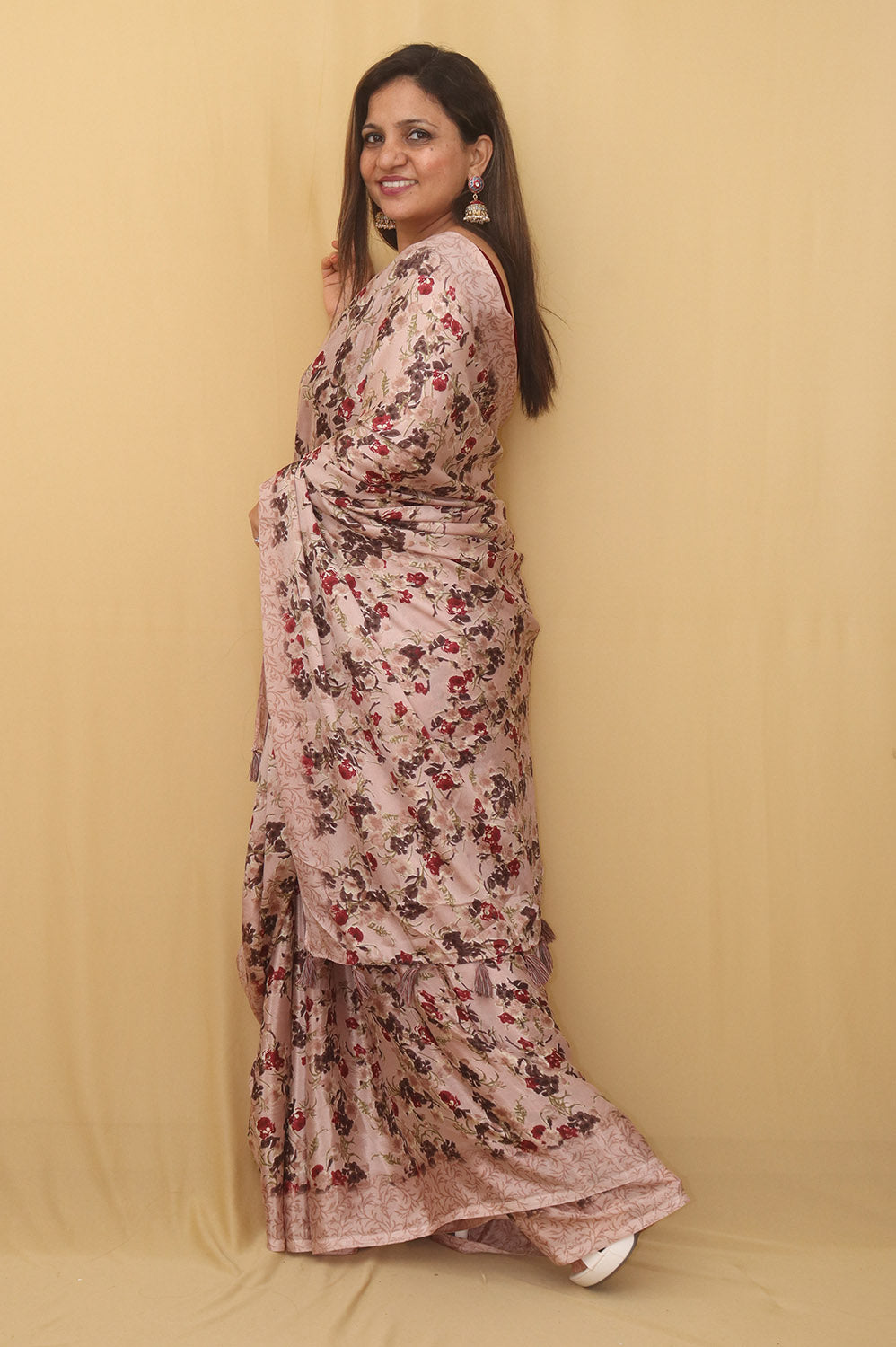 Pink Digital Printed Crepe Floral Design Saree - Luxurion World