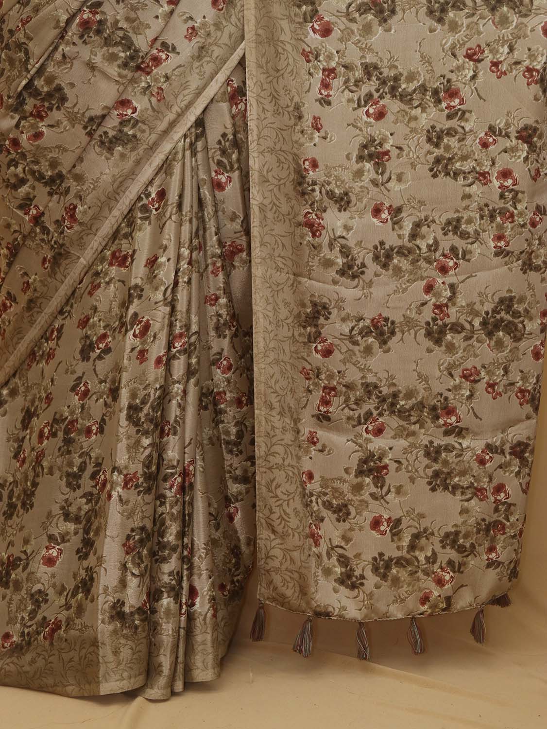 Pastel Digital Printed Crepe Floral Design Saree - Luxurion World