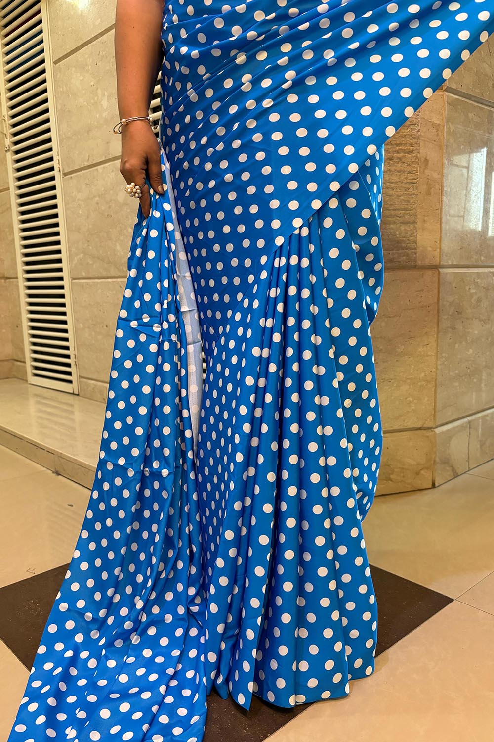 Stylish Blue Digital Printed Crepe Polka Dot Saree - Luxurion World