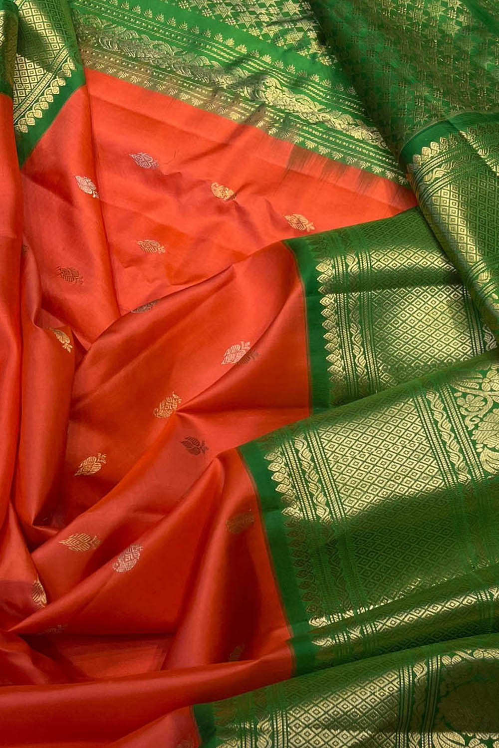 Red Gadwal Handloom Pure Silk Saree - Luxurion World