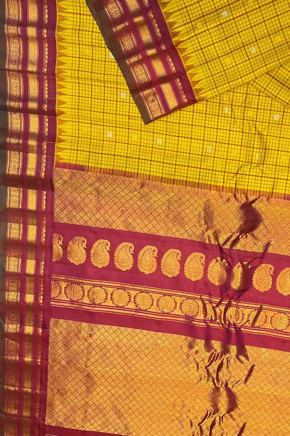 Stunning Yellow Handloom Gadwal Silk Saree - Luxurion World