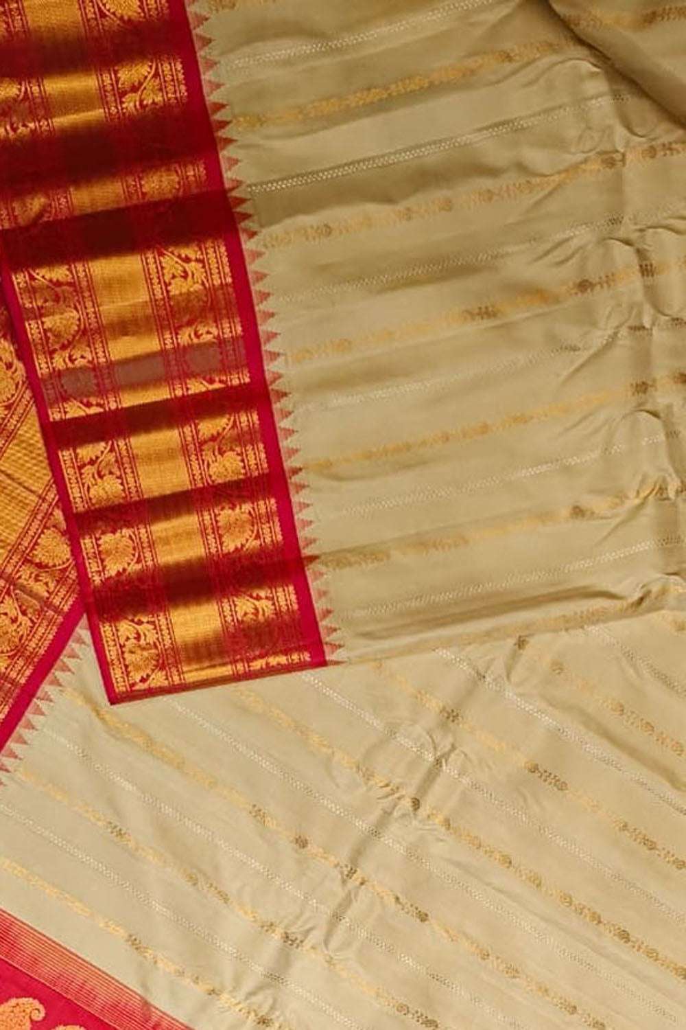 Exquisite Pastel Handloom Gadwal Pure Silk Saree - Luxurion World