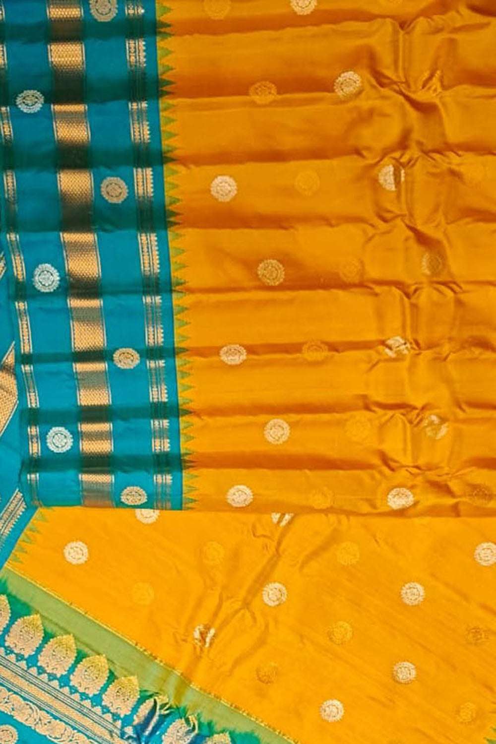 Yellow Handloom Gadwal Pure Silk Saree - Luxurion World