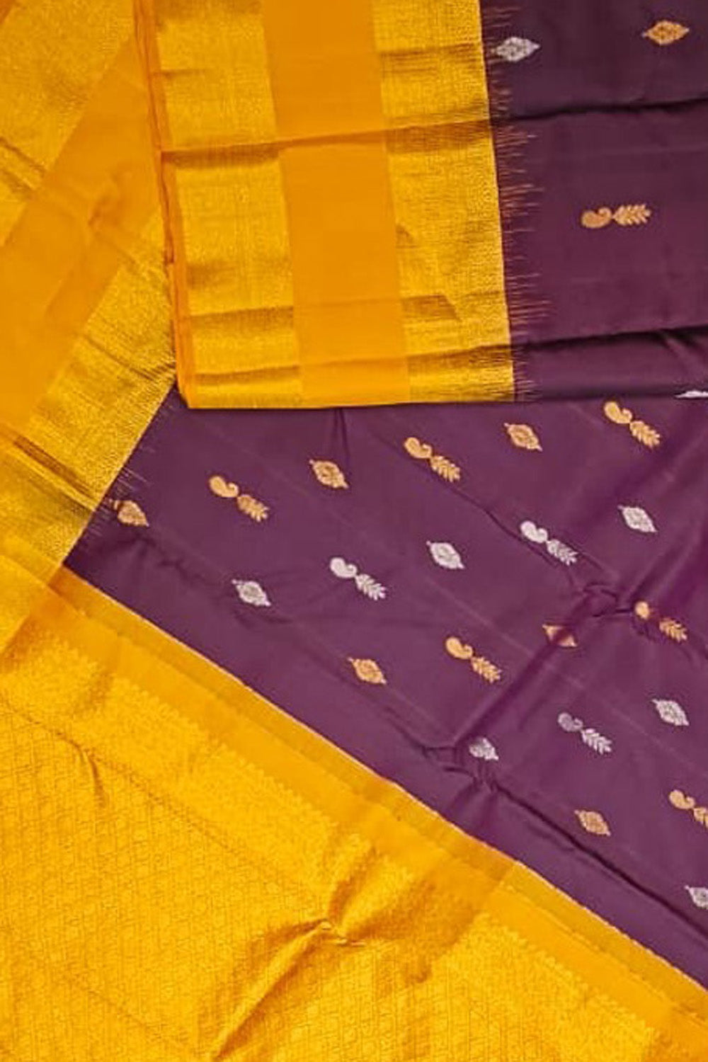 Exquisite Purple Handloom Gadwal Pure Silk Saree - Luxurion World