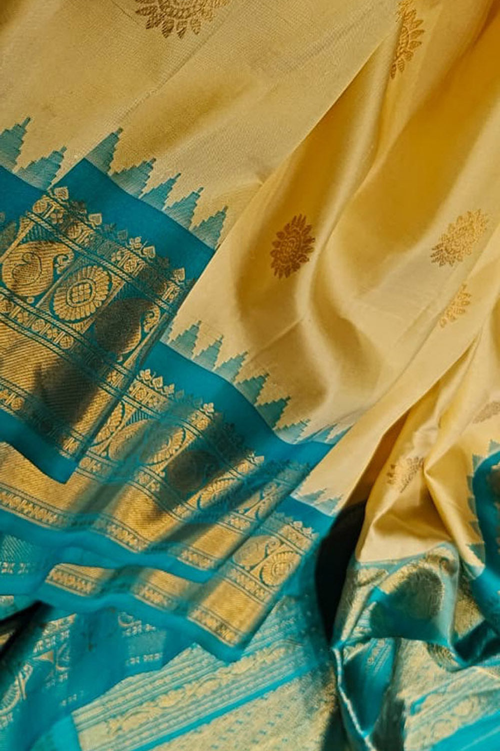 Pastel Handloom Gadwal Pure Silk Saree - Luxurion World