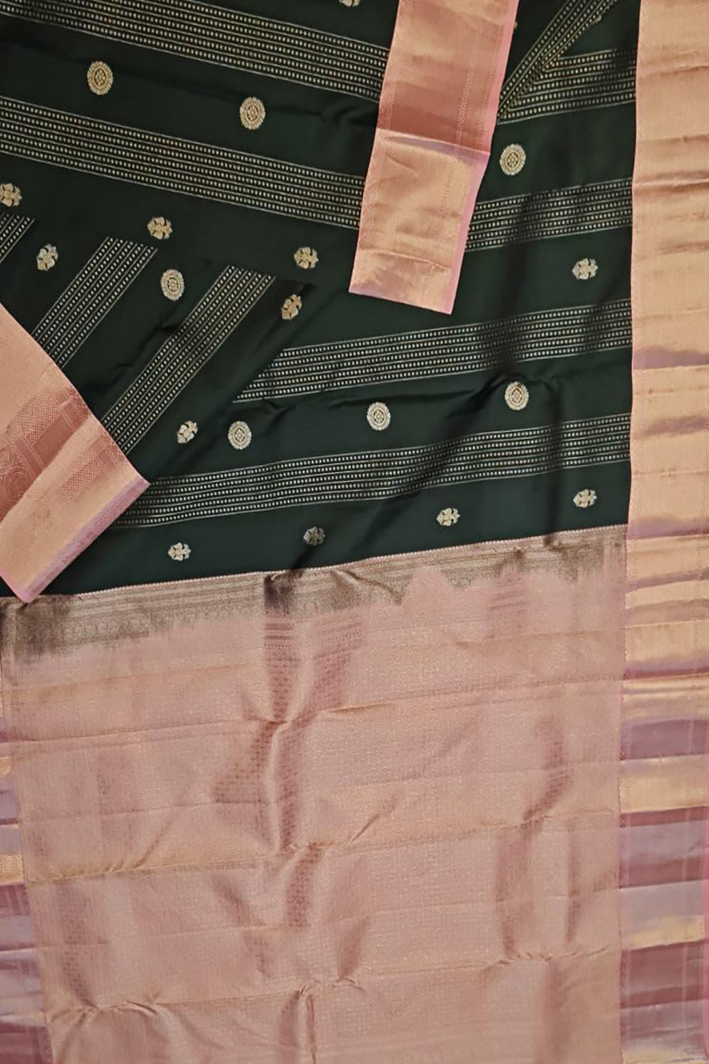 Black Handloom Gadwal Pure Silk Saree - Luxurion World
