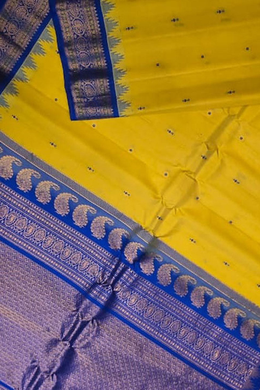 PS1G1MC126091006 Green Handloom Gadwal Pure Silk Saree