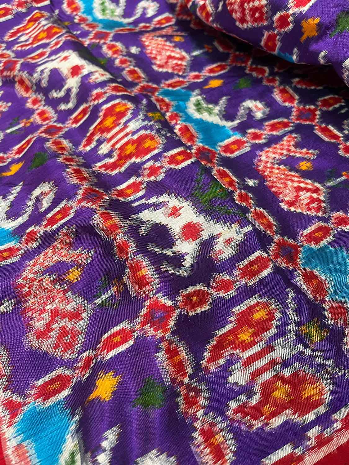 Exquisite Multicolor Handloom Pochampally Double Ikat Silk Saree - Luxurion World