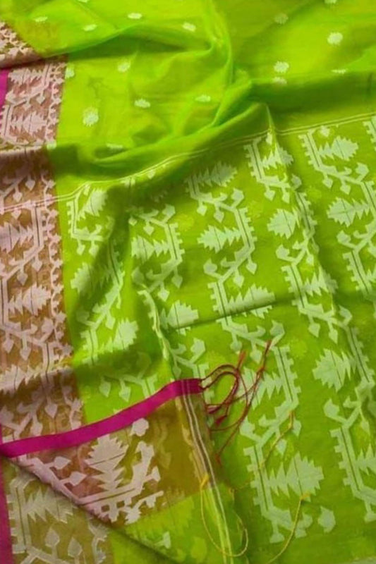 Green Jamdani Muslin Saree: Elegant and Ethereal - Luxurion World
