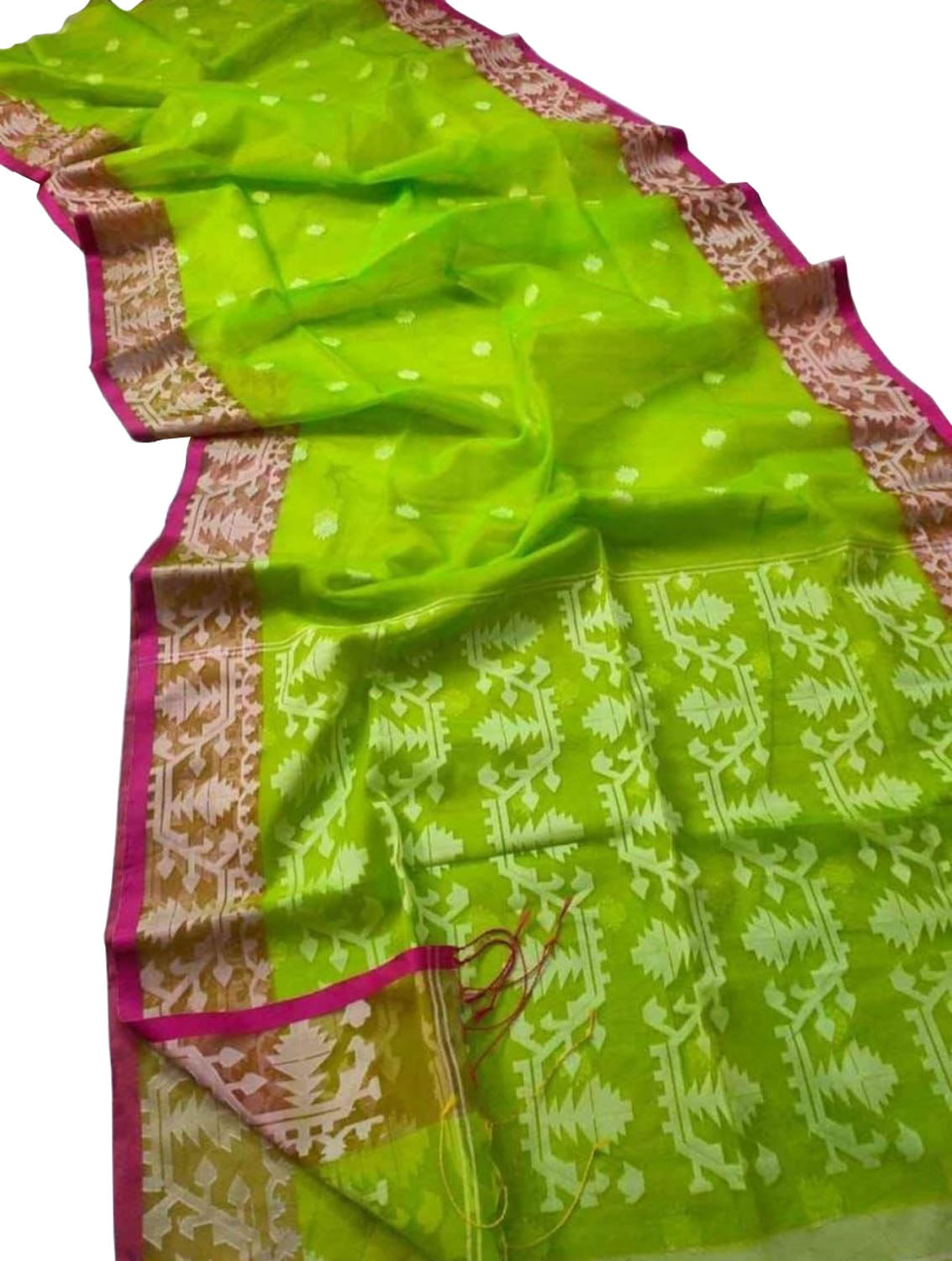 Green Jamdani Muslin Saree: Elegant and Ethereal - Luxurion World