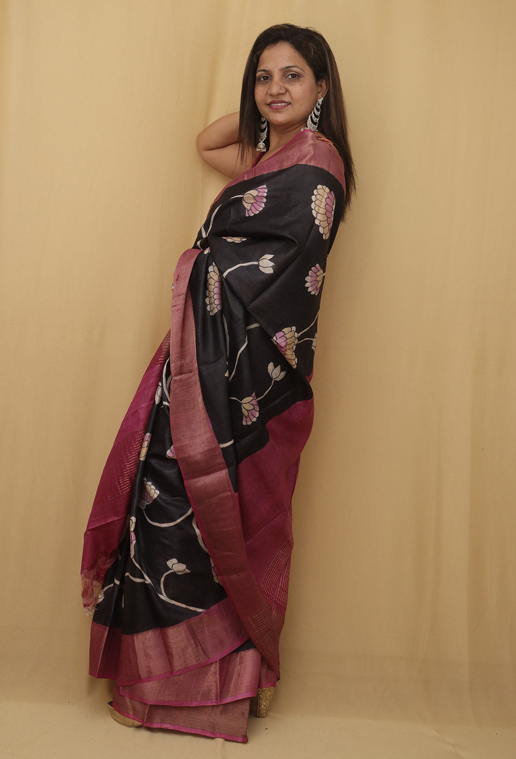 Exquisite Black Kalamkari Tussar Silk Saree - Hand Painted Beauty - Luxurion World