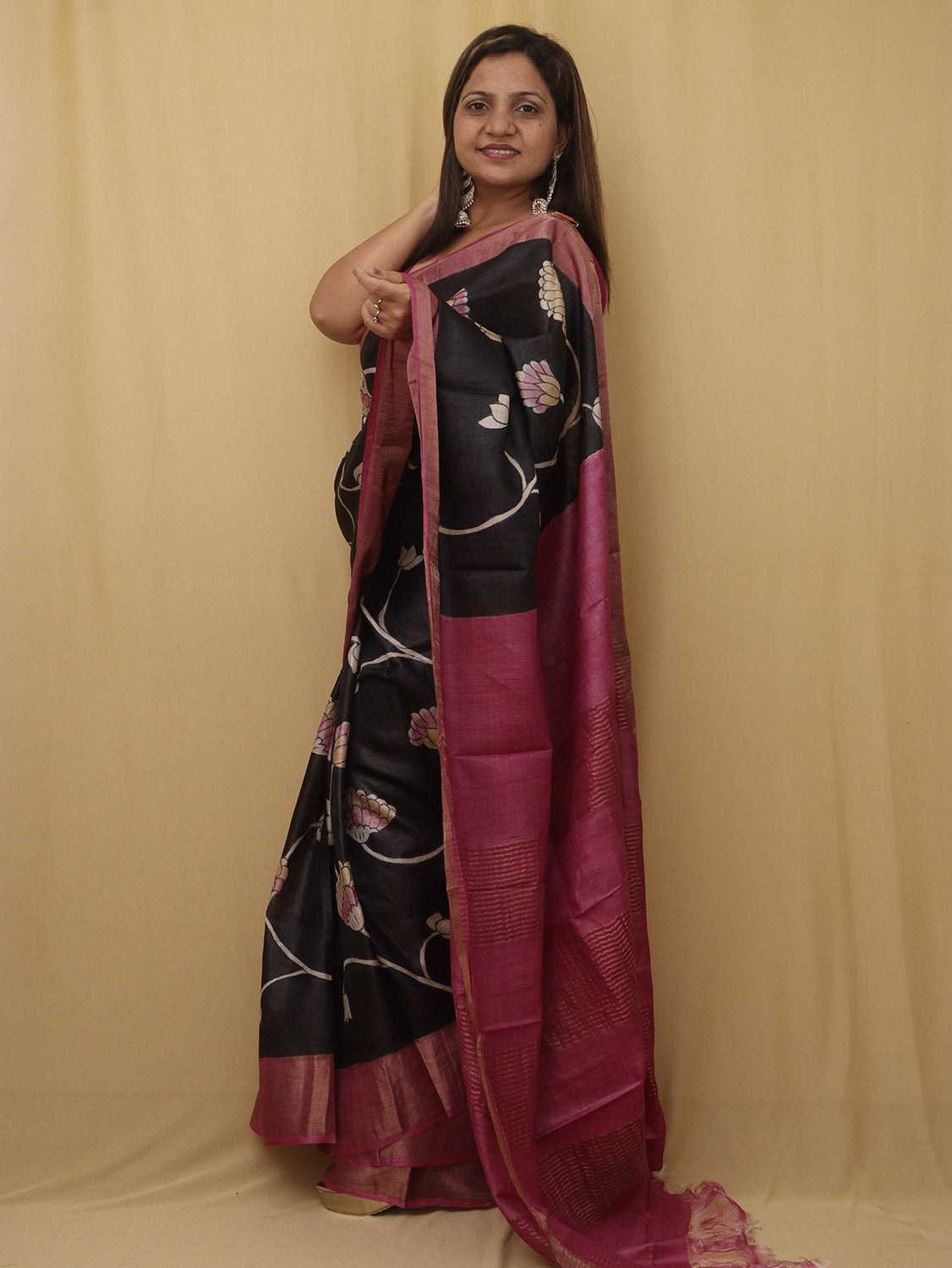 Exquisite Black Kalamkari Tussar Silk Saree - Hand Painted Beauty - Luxurion World