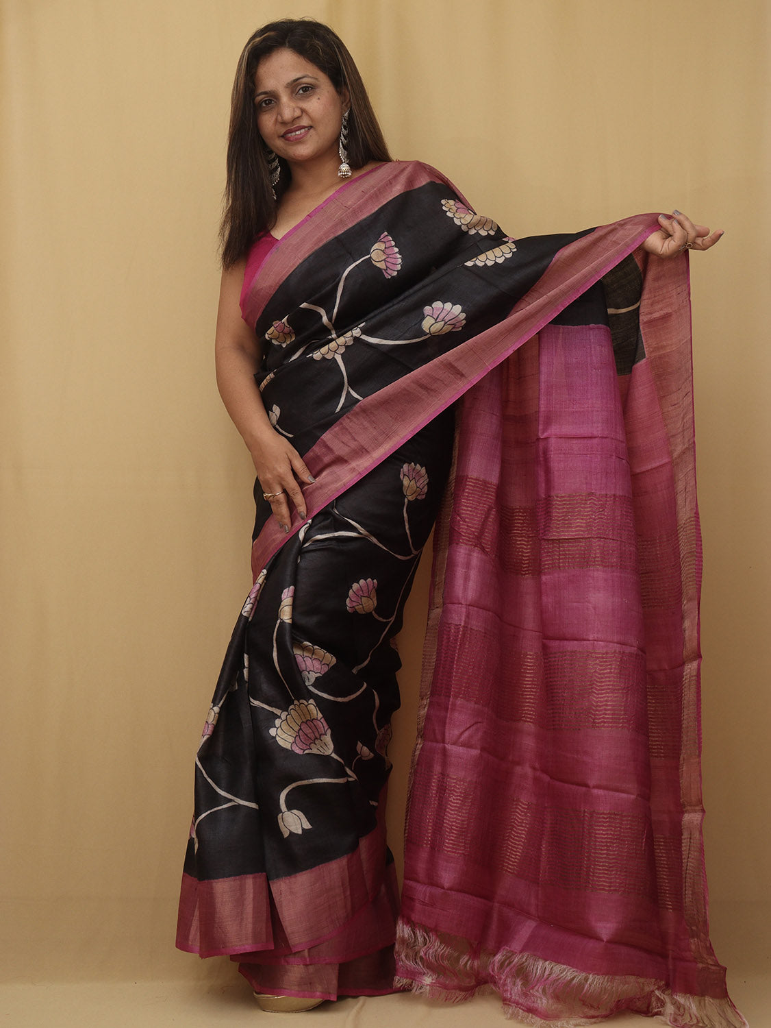 Exquisite Black Kalamkari Tussar Silk Saree - Hand Painted Beauty - Luxurion World