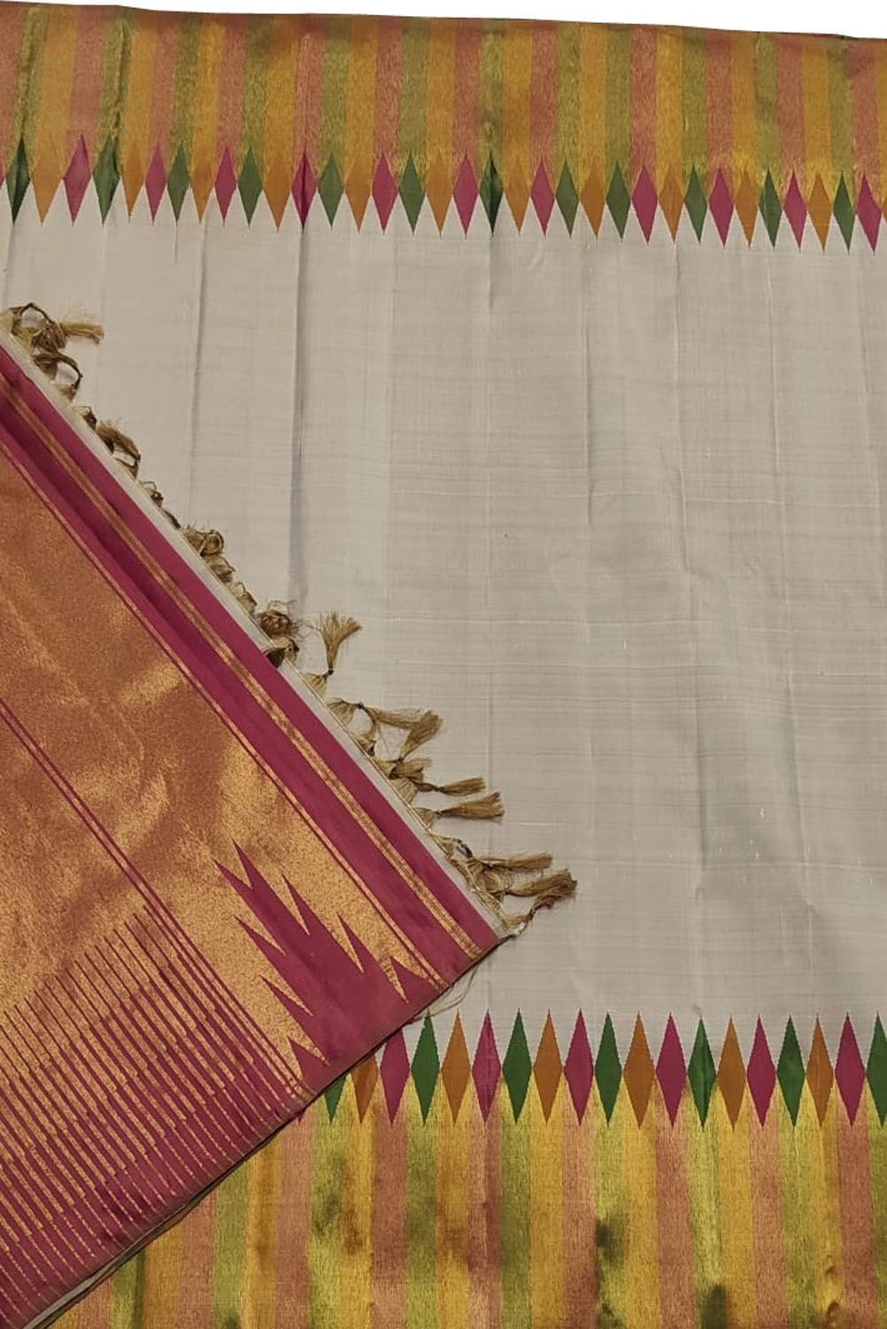 Exquisite Grey Kanjeevaram Pure Silk Saree Handloom - Luxurion World