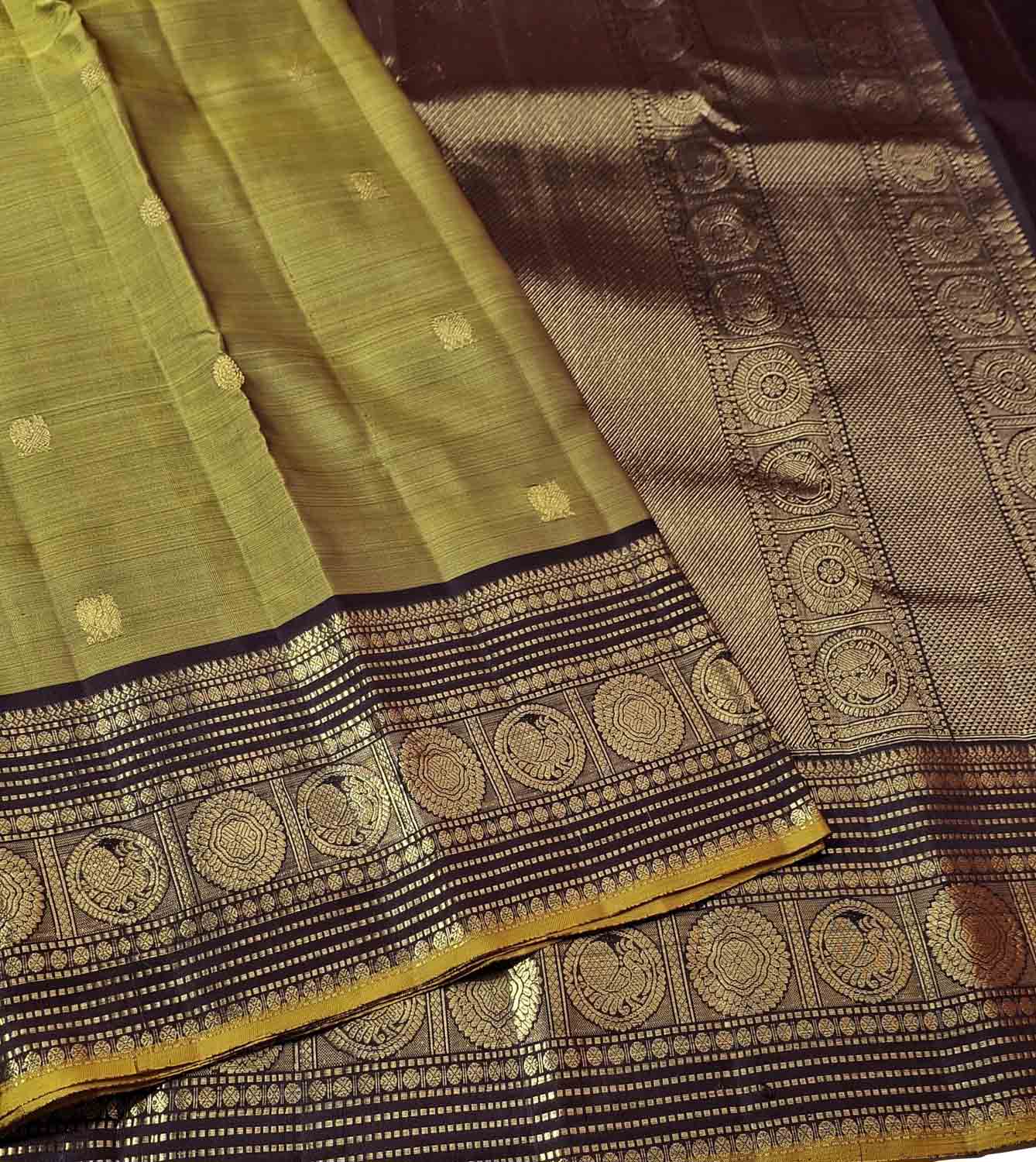 Green Kanjeevaram Handloom Pure Silk Saree - Elegant and Luxurious - Luxurion World