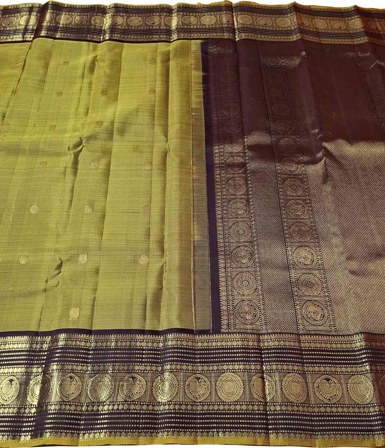 Green Kanjeevaram Handloom Pure Silk Saree - Elegant and Luxurious - Luxurion World