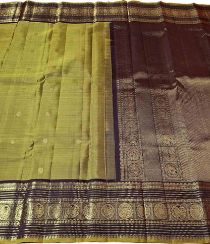 Green Kanjeevaram Handloom Pure Silk Saree - Elegant and Luxurious - Luxurion World