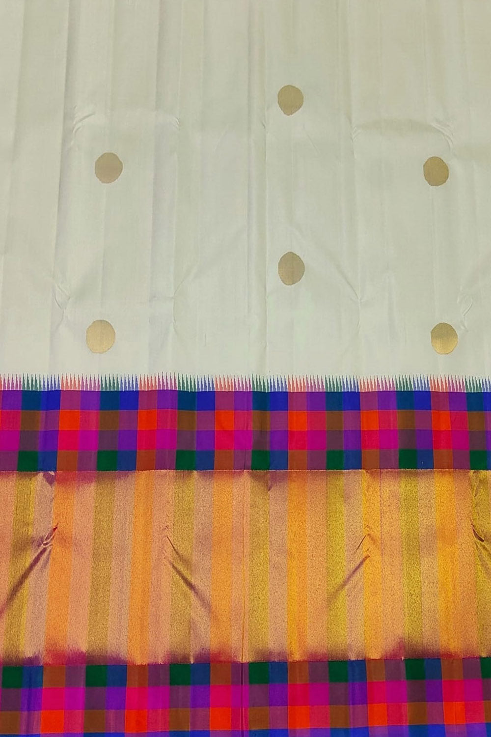 Exquisite Off White Kanjeevaram Pure Silk Saree - Luxurion World