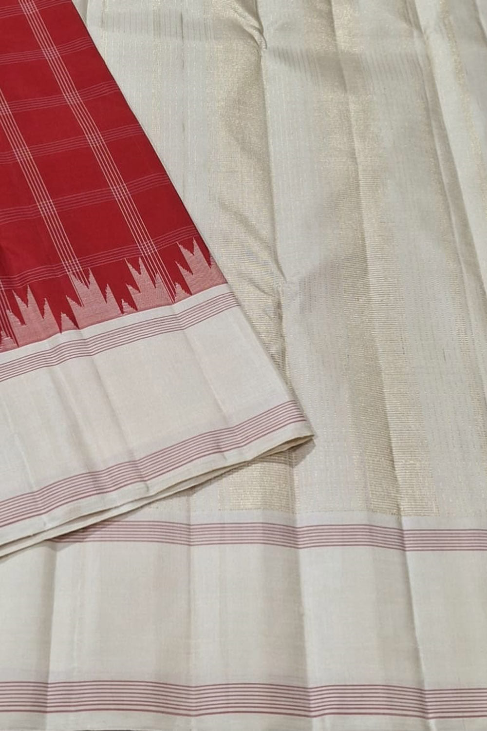 Red & Off White Handloom Kanjeevaram Pure Silk Saree - Luxurion World