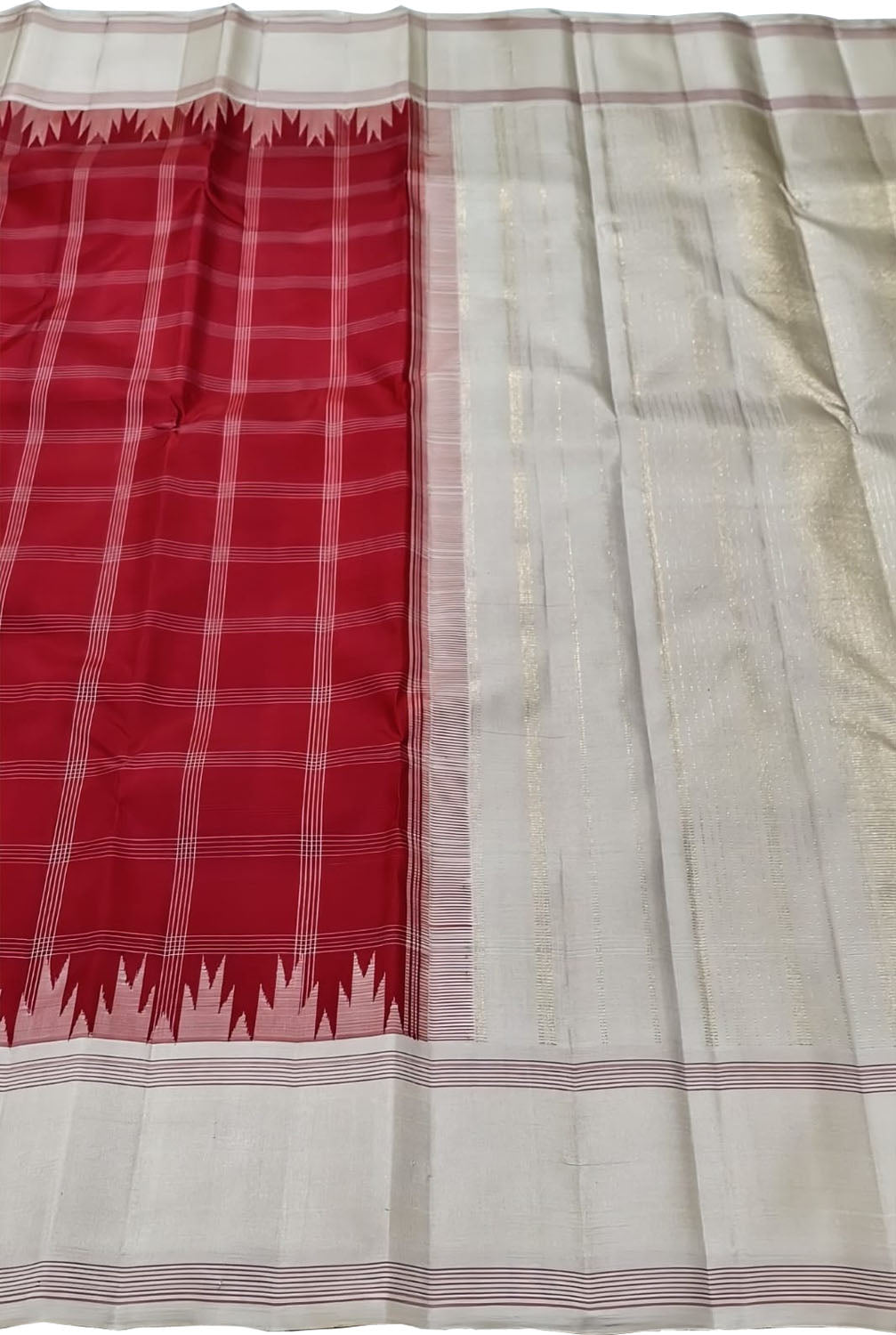 Red & Off White Handloom Kanjeevaram Pure Silk Saree - Luxurion World