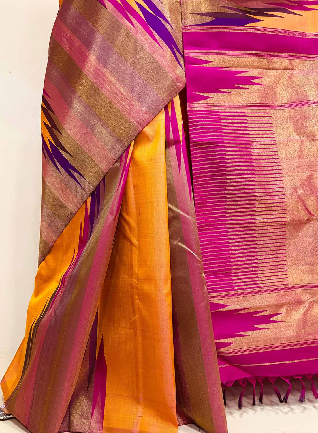 Orange Handloom Kanjeevaram Pure Silk Saree - Luxurion World