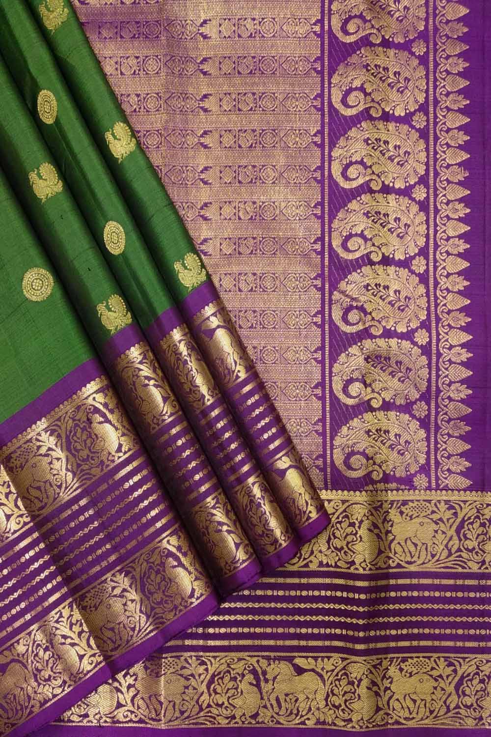 Emerald Elegance: Green Kanjeevaram Pure Silk Saree - Luxurion World