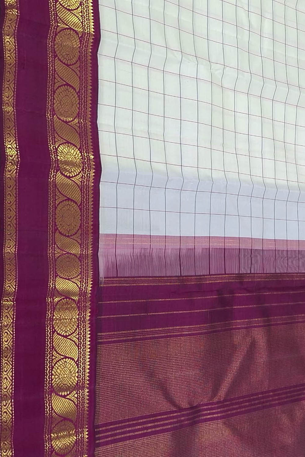 Exquisite Off White Kanjeevaram Silk Saree - Luxurion World
