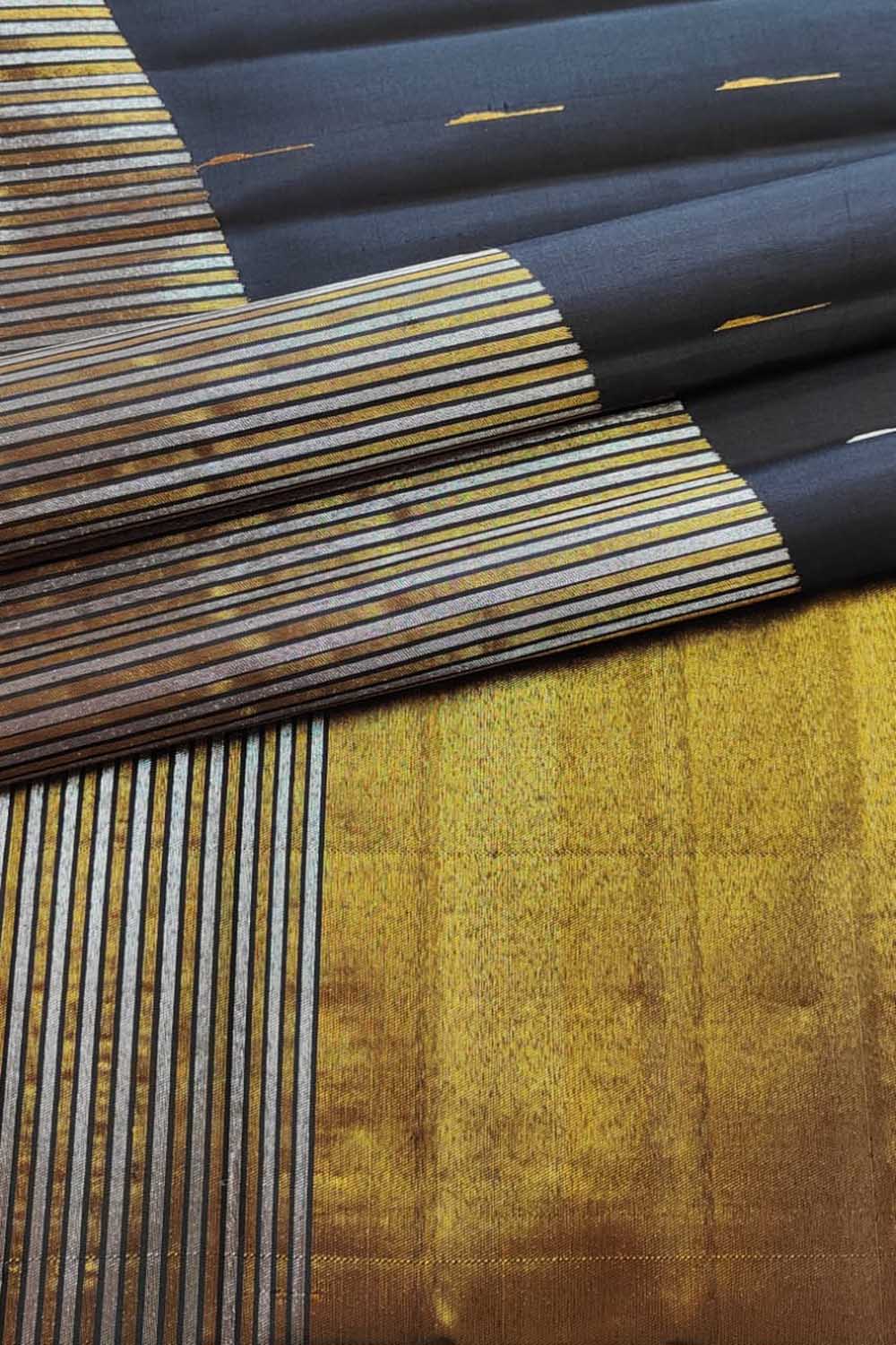 Exquisite Black Kanjeevaram Handloom Pure Silk Saree - Luxurion World