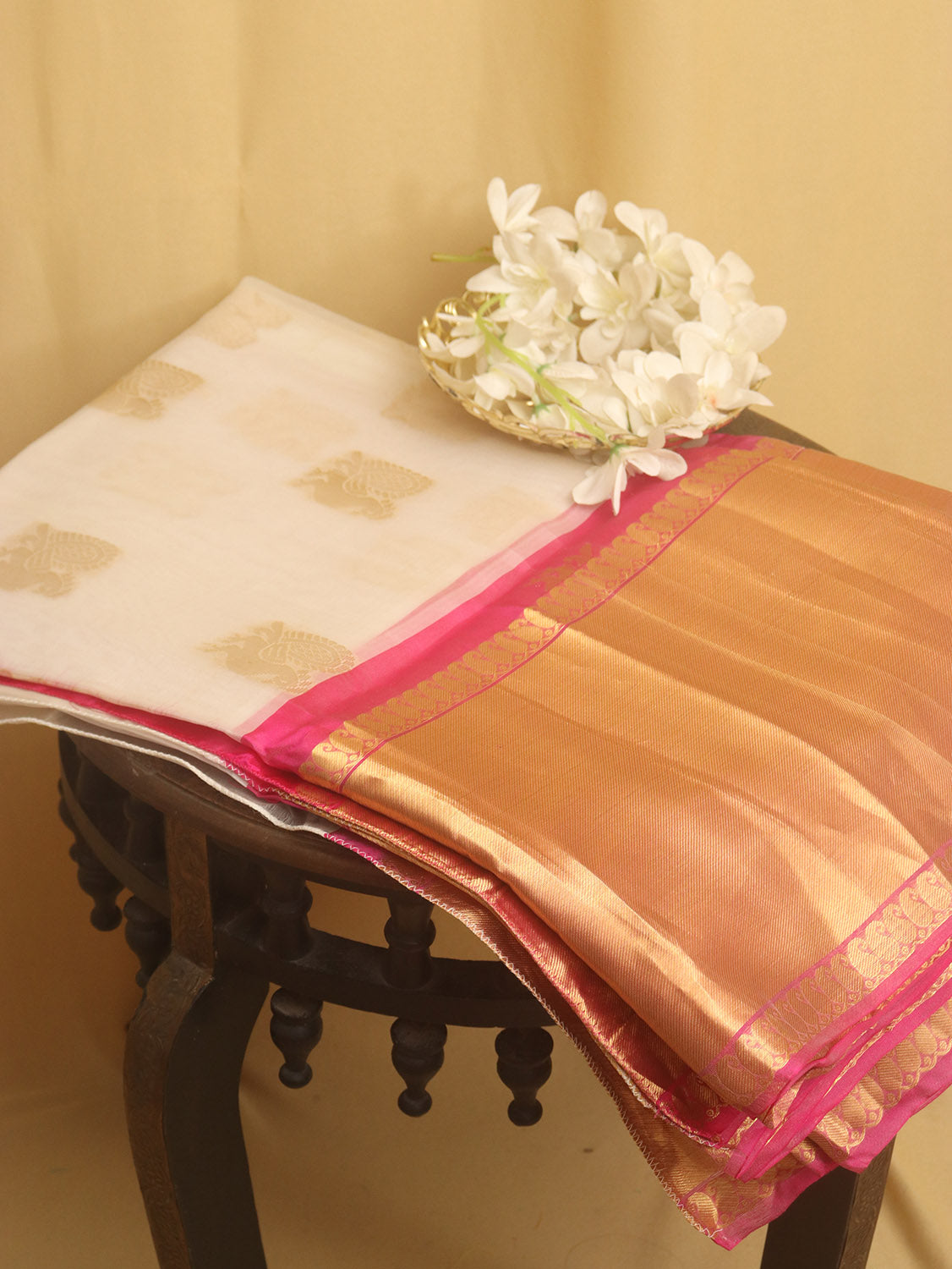 Off White And Pink Handloom Kanjeevaram Pure Organza Silk Saree - Luxurion World