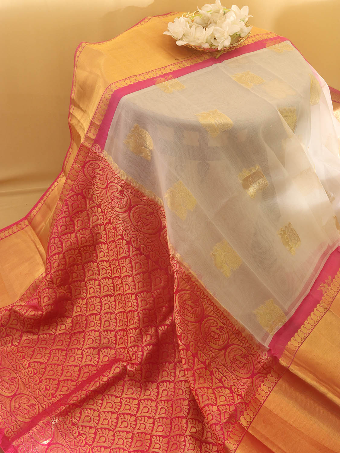 Off White And Pink Handloom Kanjeevaram Pure Organza Silk Saree - Luxurion World
