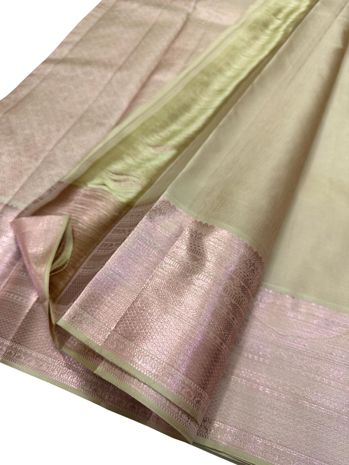 Elegant Green Kanjeevaram Handloom Pure Silk Saree - Luxurion World