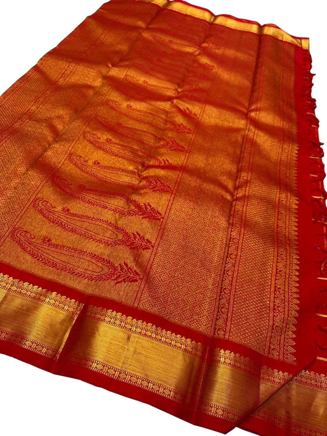 Exquisite Red Kanjeevaram Handloom Pure Silk Saree: Timeless Elegance - Luxurion World