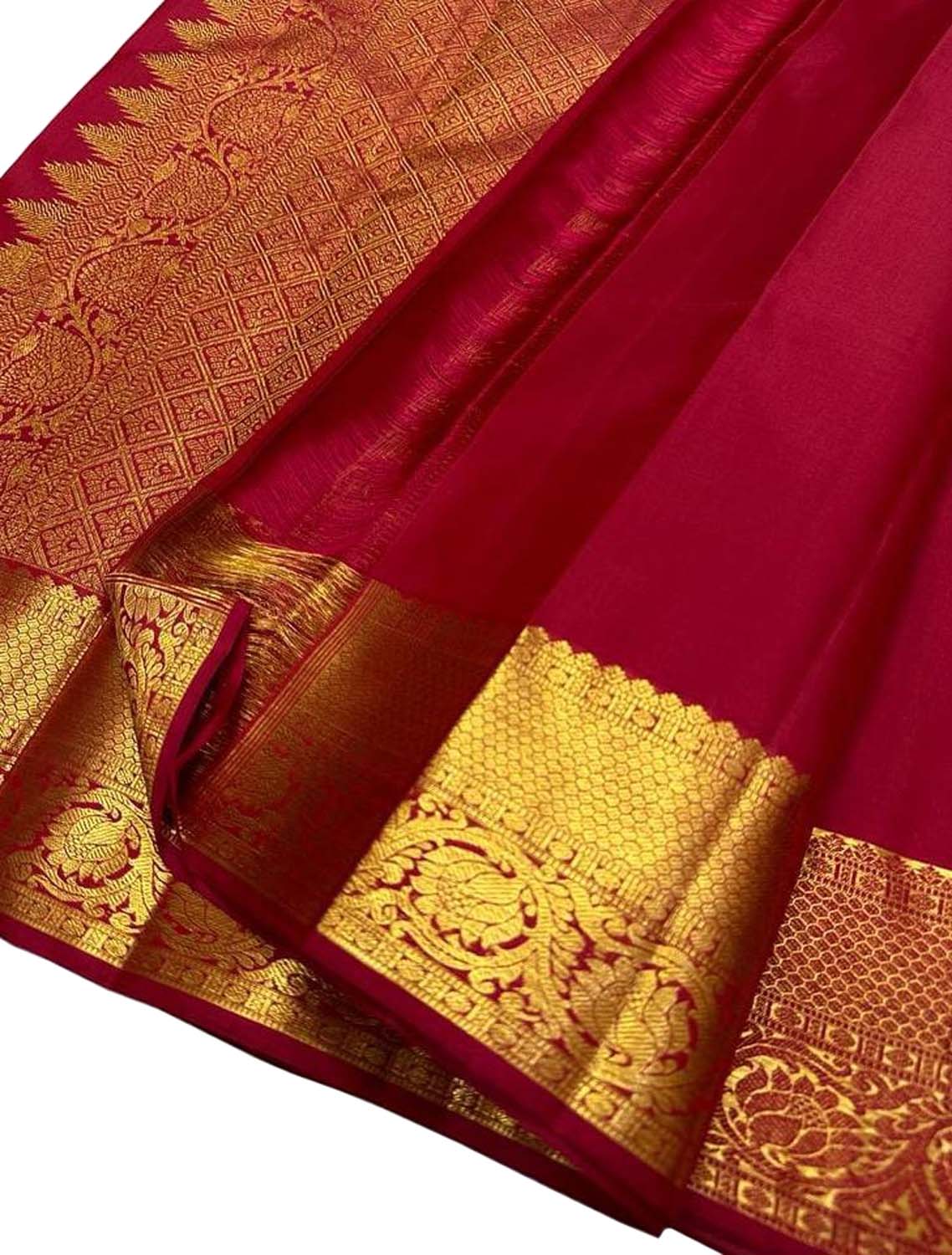 Exquisite Red Kanjeevaram Handloom Pure Silk Saree: Timeless Elegance - Luxurion World