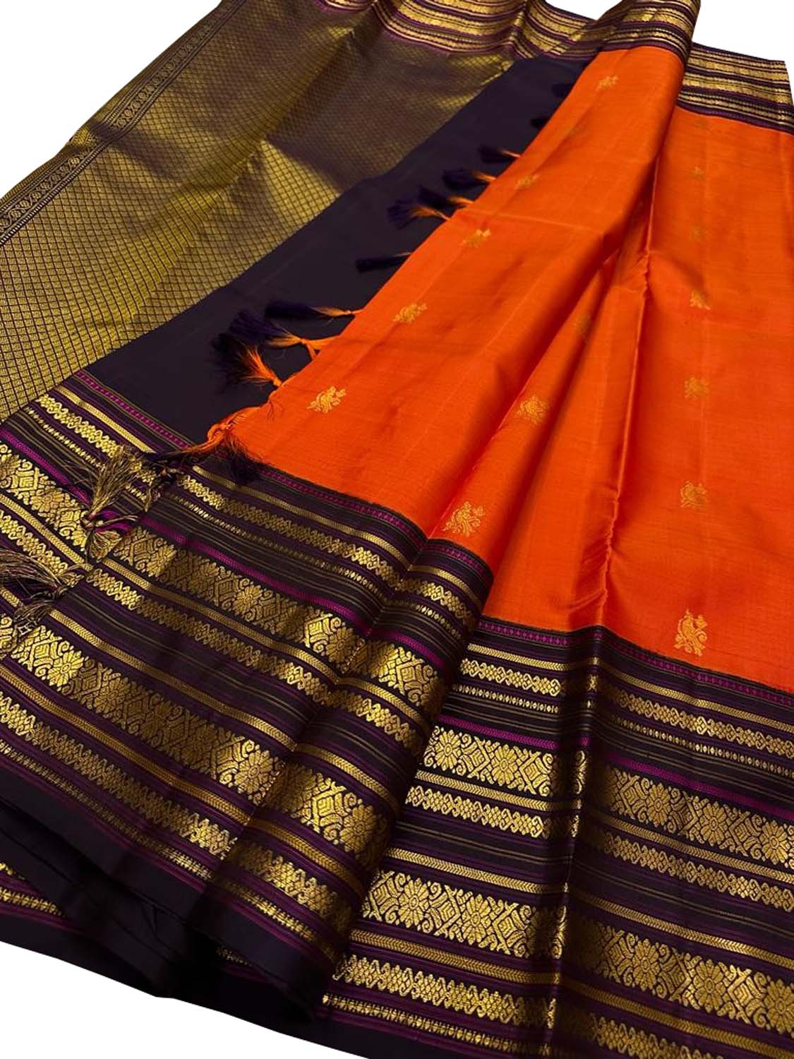 Exquisite Orange Kanjeevaram Handloom Pure Silk Saree: A Timeless Masterpiece - Luxurion World