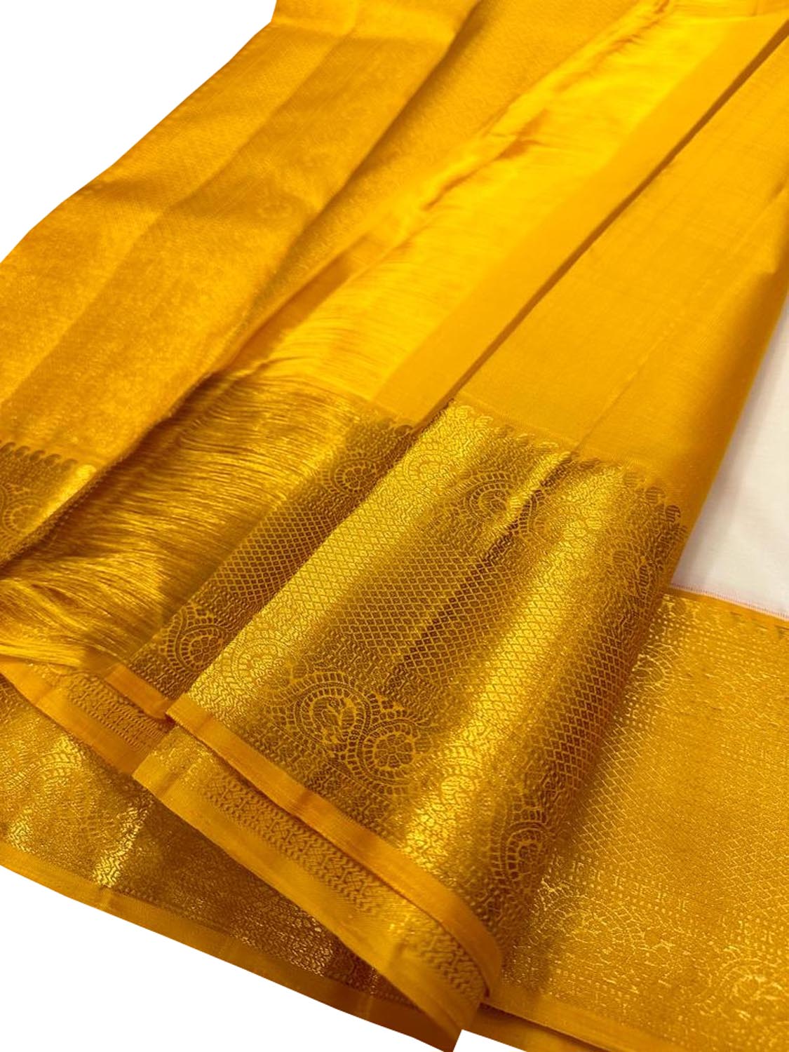 Elegant Off White Kanjeevaram Handloom Pure Silk Saree - Luxurion World
