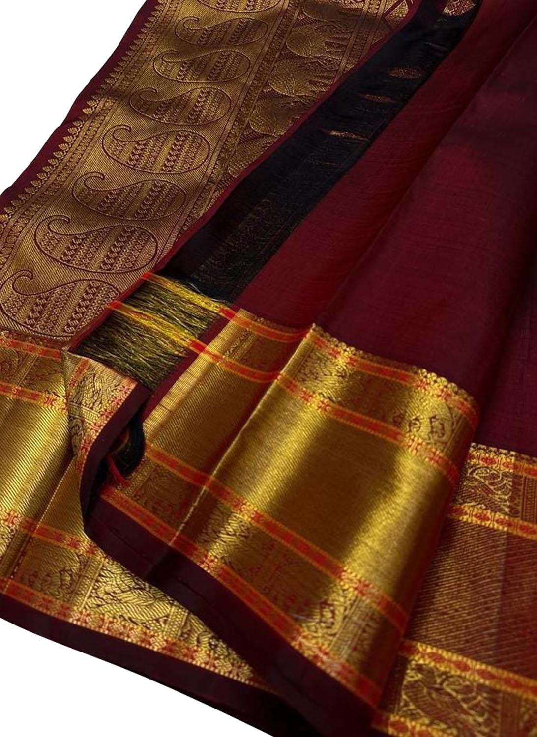 Elegant Maroon Kanjeevaram Handloom Pure Silk Saree - Luxurion World