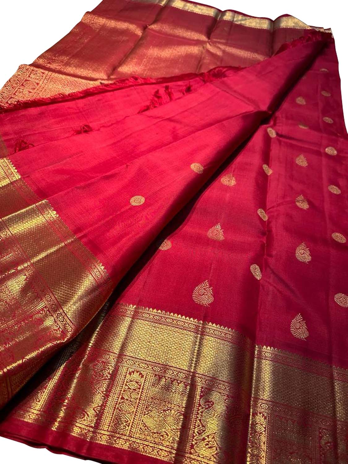 Exquisite Red Kanjeevaram Handloom Pure Silk Saree: Timeless Elegance - Luxurion World