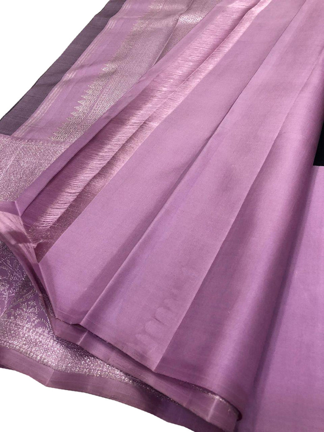 Elegant Black Kanjeevaram Handloom Pure Silk Saree - Luxurion World