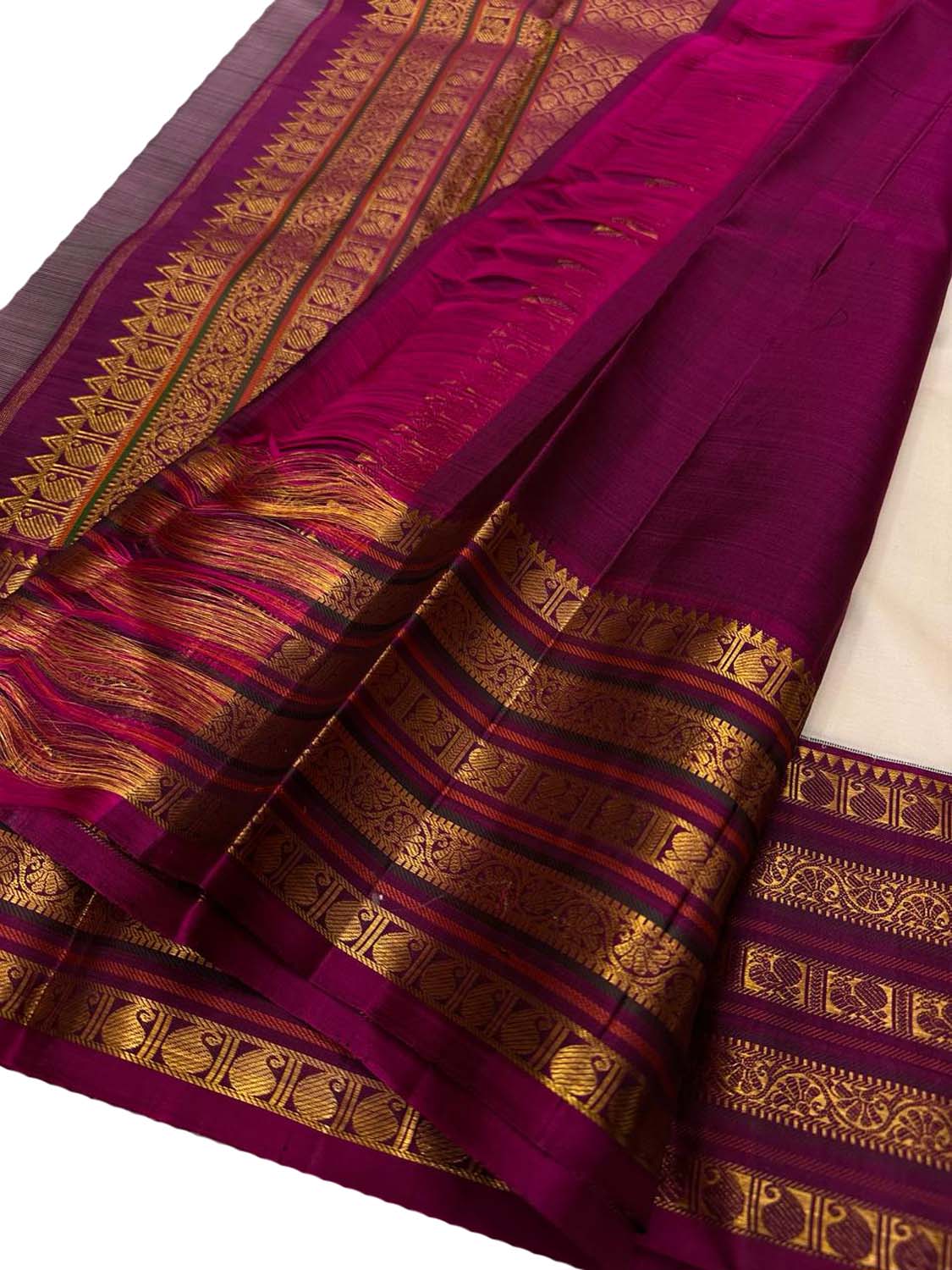 Elegant Off White Kanjeevaram Handloom Silk Saree - Luxurion World