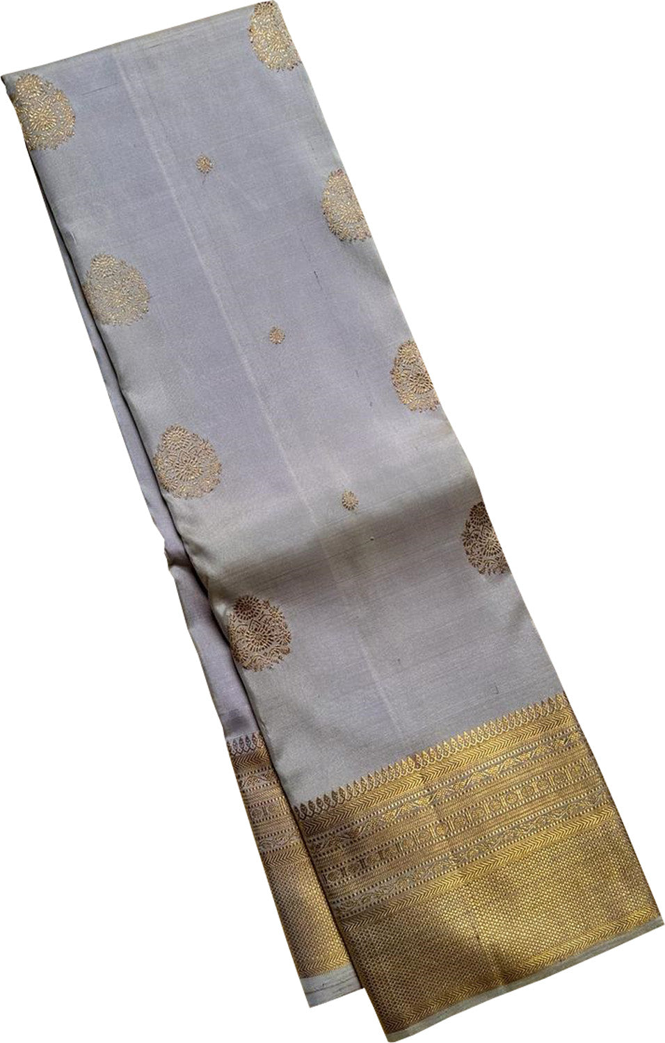 Exquisite Grey Kanjeevaram Handloom Silk Saree - Luxurion World