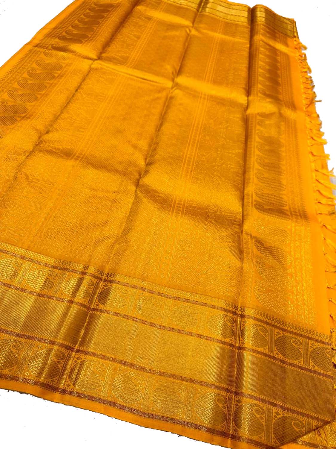 Golden Glow: Handloom Kanjeevaram Pure Silk Saree - Luxurion World