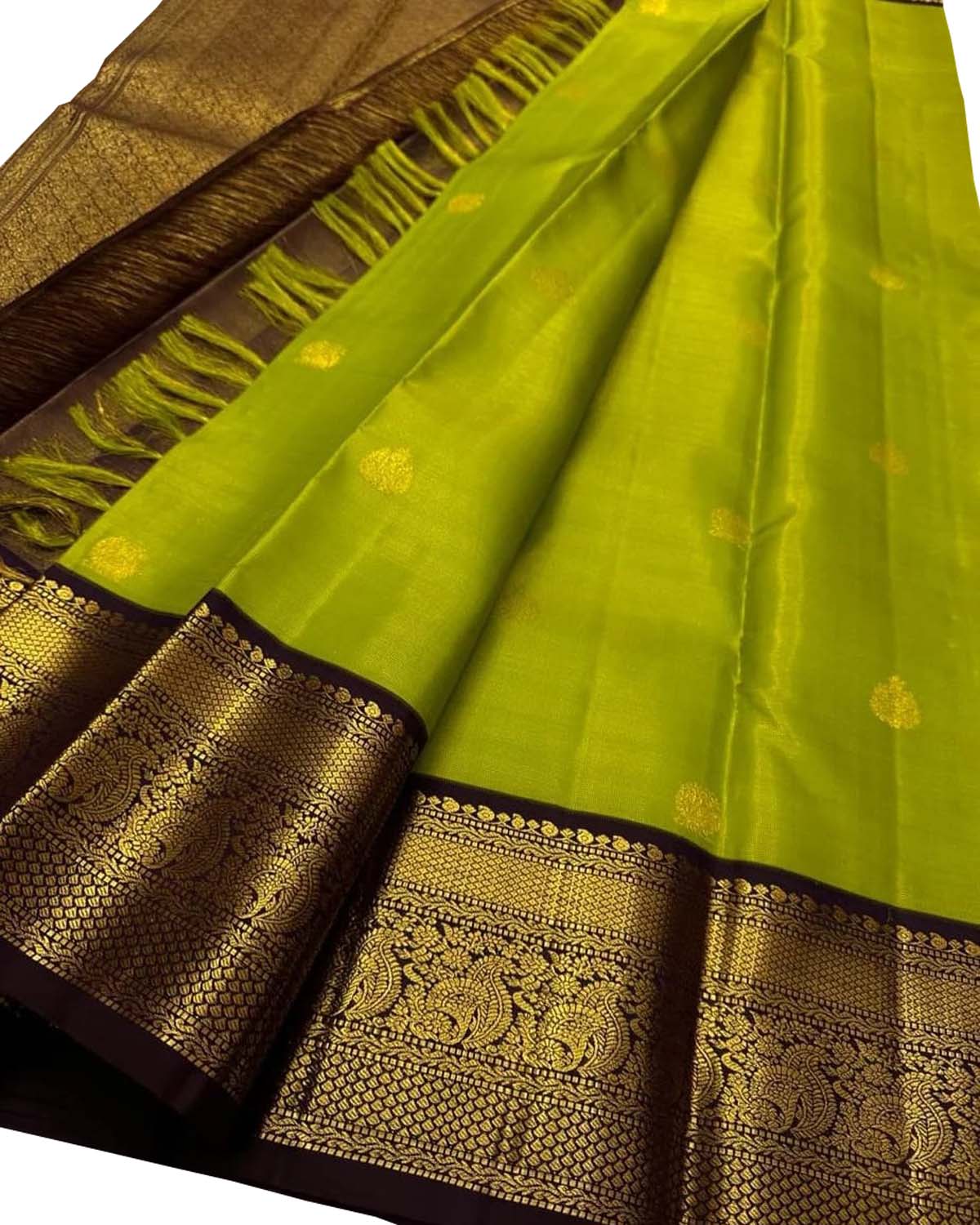 Ethically Made Green Silk Saree: Handloom Kanjeevaram - Luxurion World