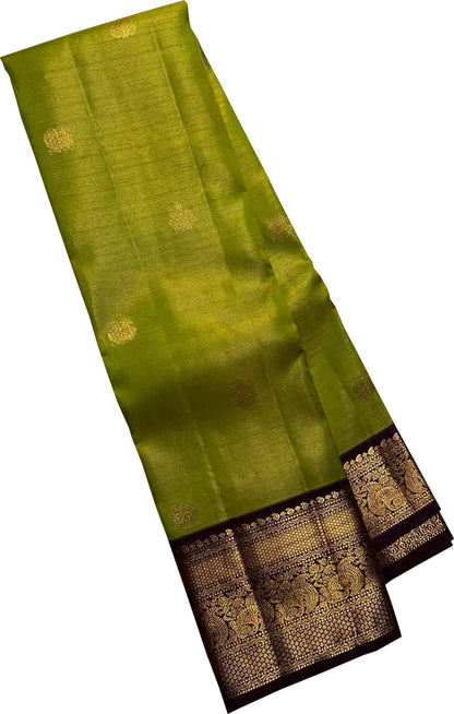Ethically Made Green Silk Saree: Handloom Kanjeevaram - Luxurion World