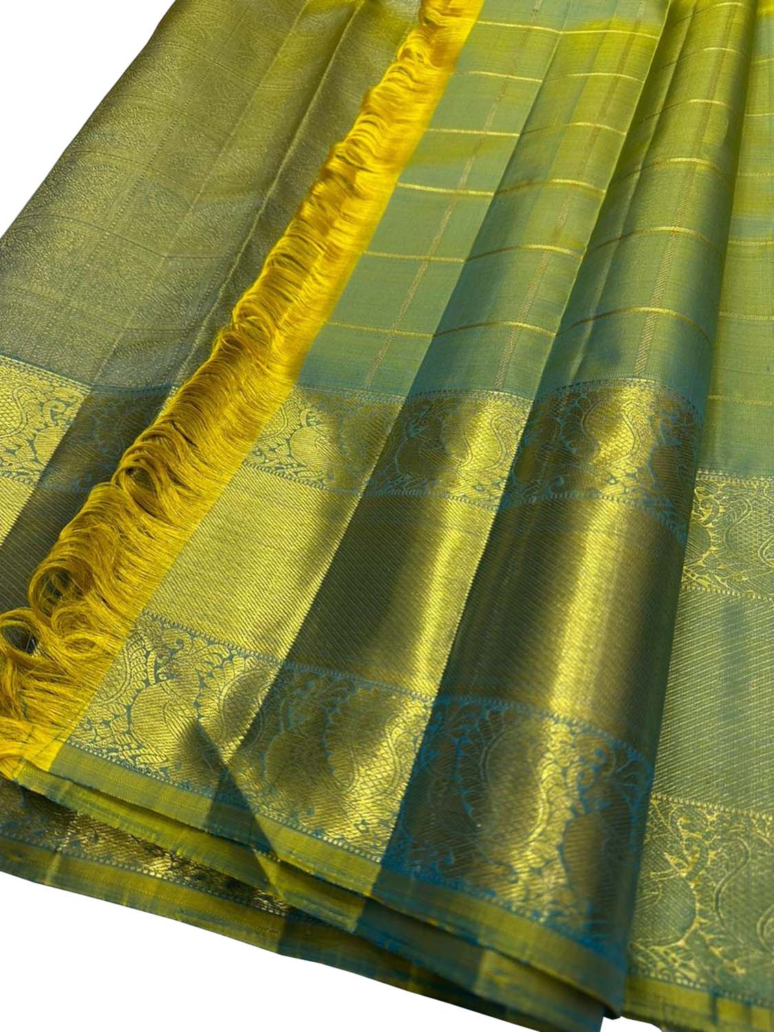 Green Handloom Kanjeevaram Pure Silk Saree - Elegant and Luxurious - Luxurion World
