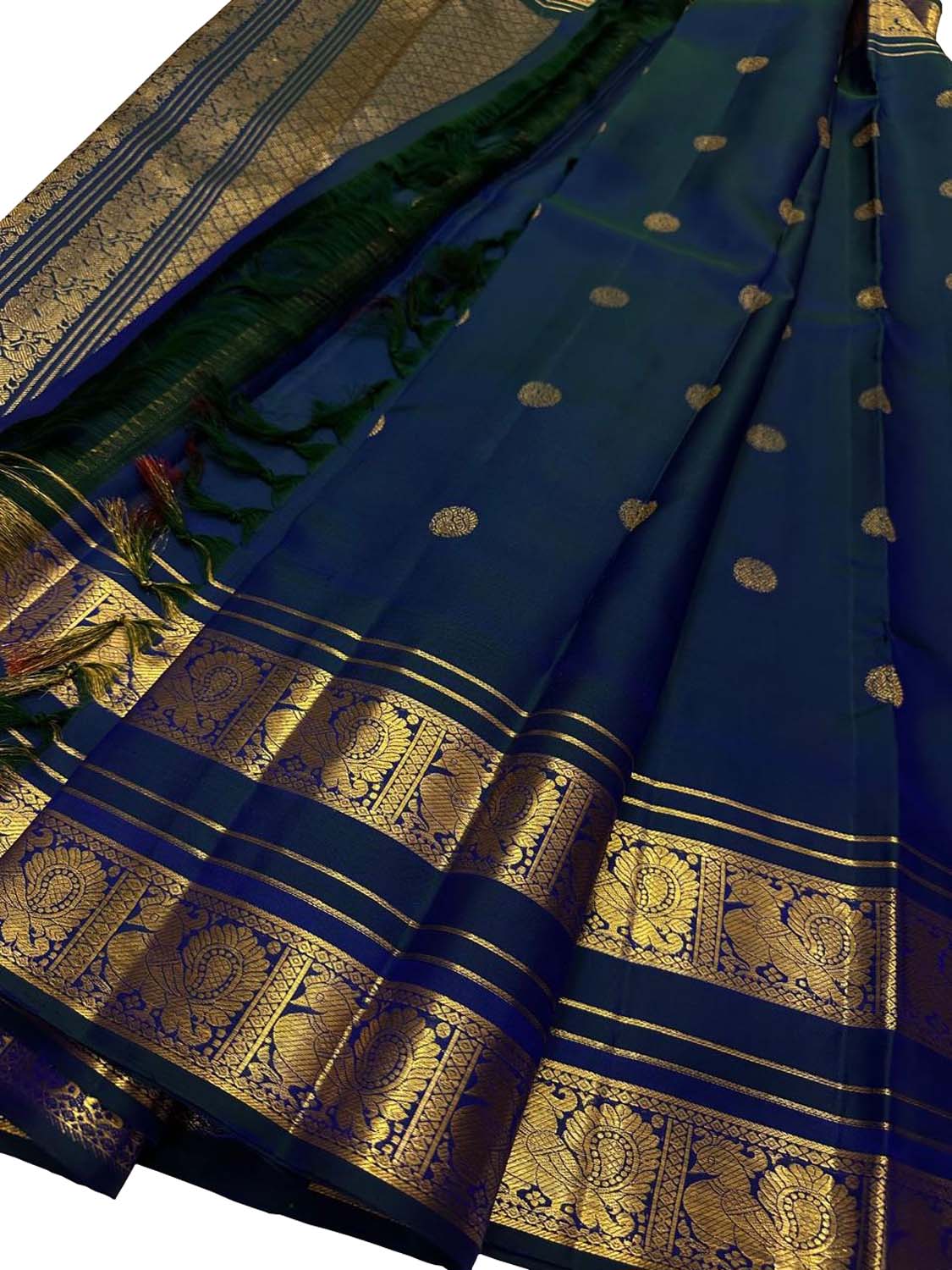 Emerald Elegance: Green And Blue Kanjeevaram Silk Saree - Luxurion World